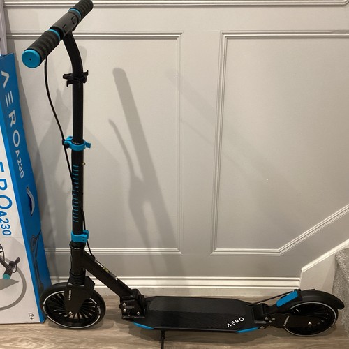 Scooter for kids and adults - kids,